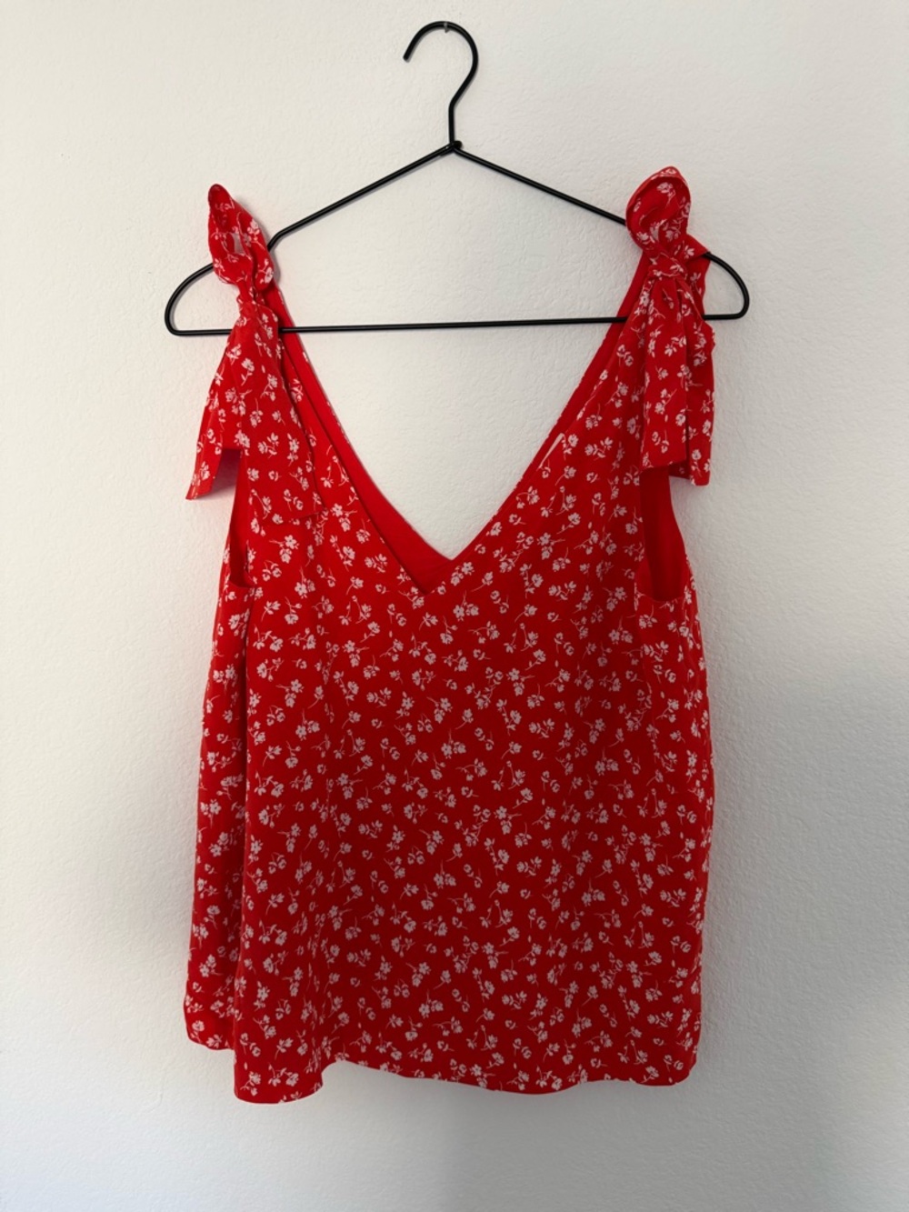 Sezane Red Floral Tie-Shoulder V-Neck Tank Top